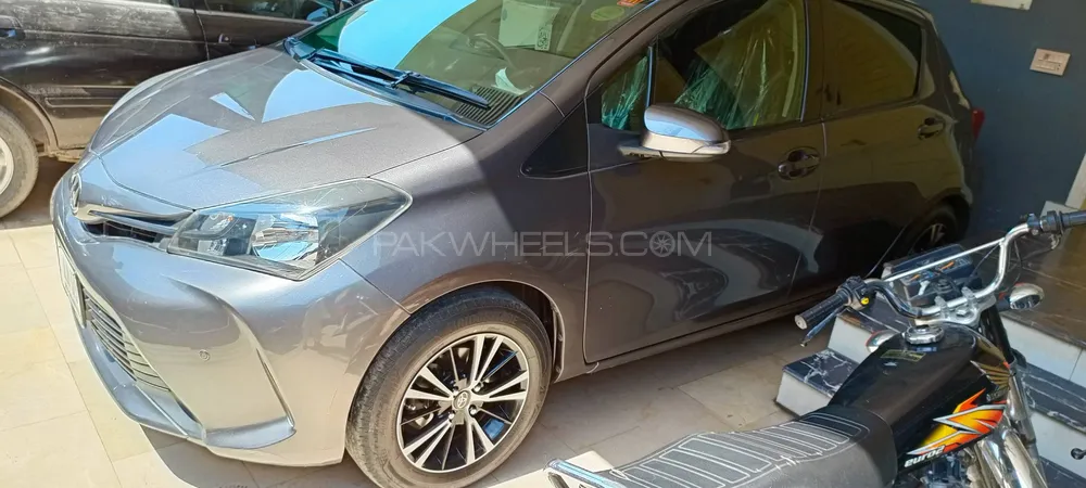 Toyota Vitz 2015 for sale in Gujranwala
