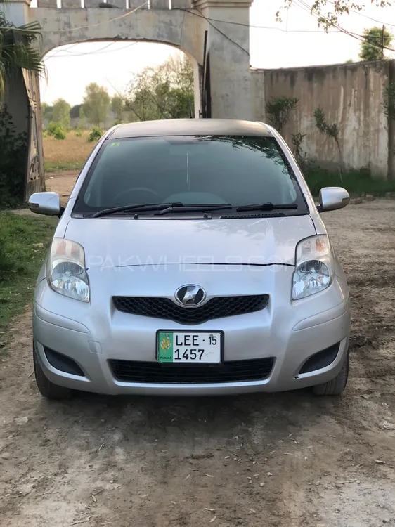 Toyota Vitz 2008 for Sale in Bannu Image-1