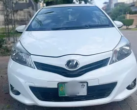 Toyota Vitz RS 1.3 2013 for Sale