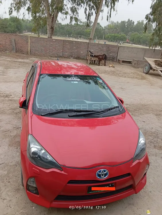 Toyota Aqua 2018 for Sale in Toba Tek Singh Image-1