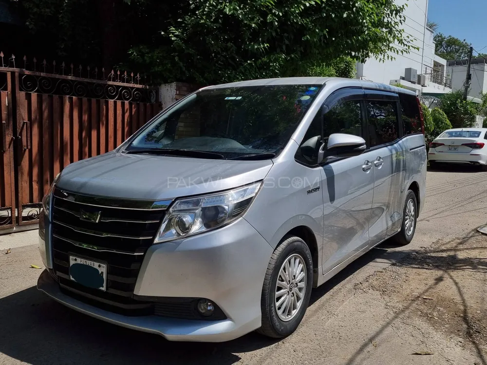 Toyota Noah 2014 for sale in Lahore