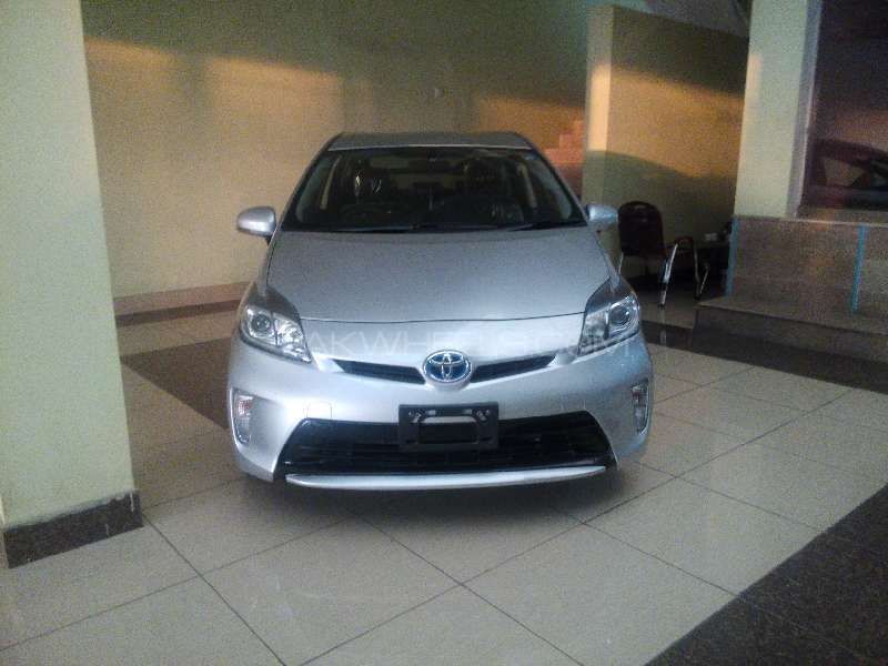 Toyota Prius 2012 for Sale in Multan Image-1