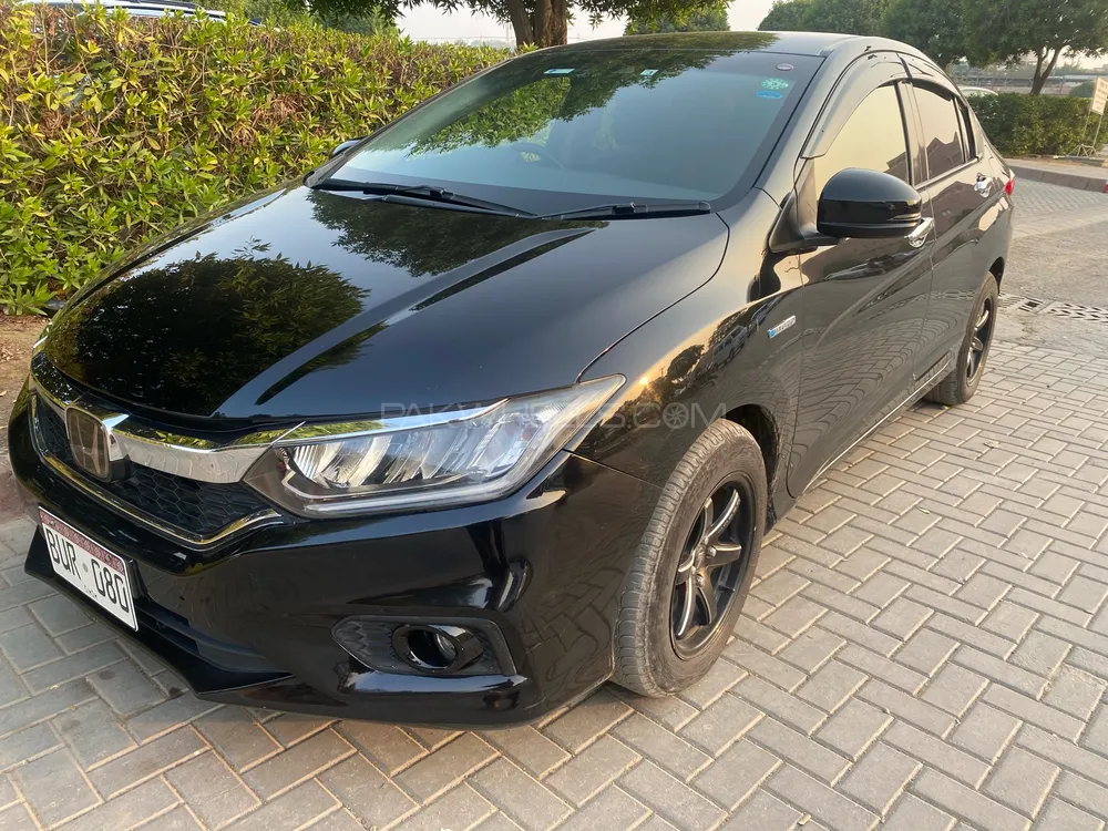 Honda Grace Hybrid 2018 for sale in Karachi