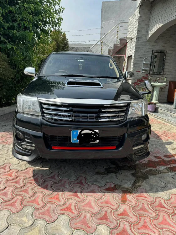 Toyota Hilux 2012 for Sale in Mardan Image-1