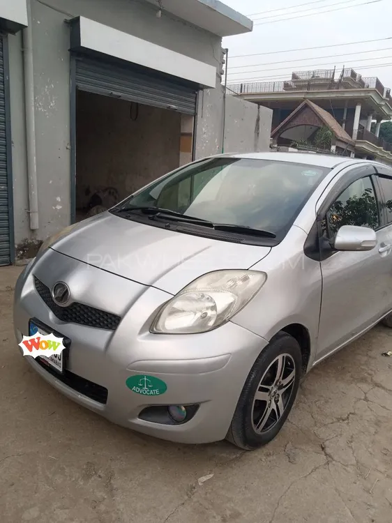 Toyota Vitz 2010 for Sale in Mirpur A.K. Image-1