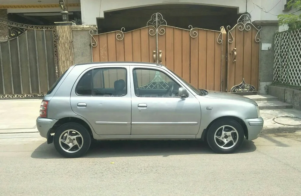 Nissan March 2010 for Sale in Lahore Image-1