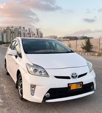 Toyota Prius S LED Edition 1.8 2014 for Sale