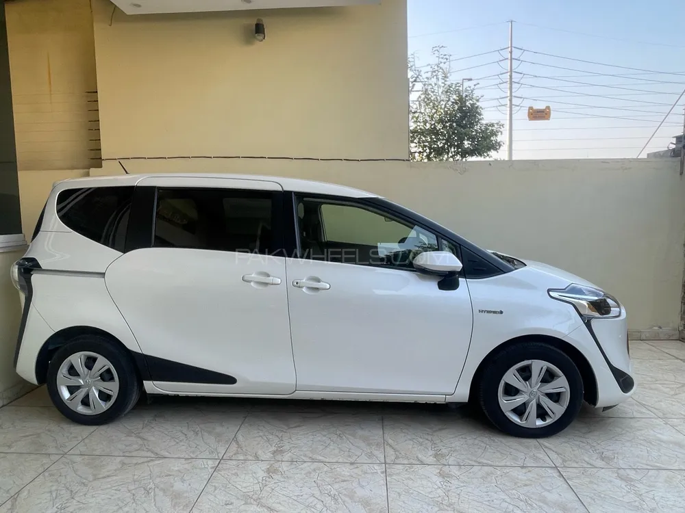 Toyota Sienta 2019 for sale in Gujranwala