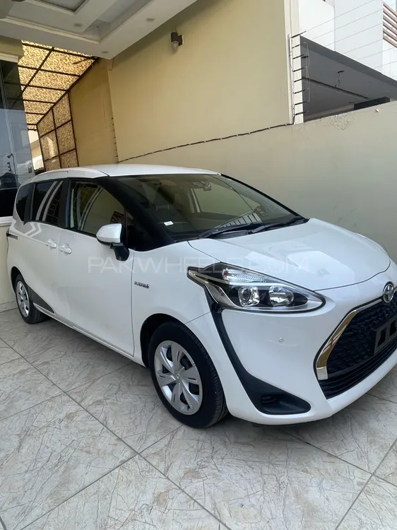 Toyota Sienta 2019 for Sale in Gujranwala Image-1