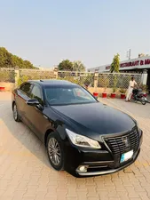 Toyota Crown Royal Saloon G 2014 for Sale
