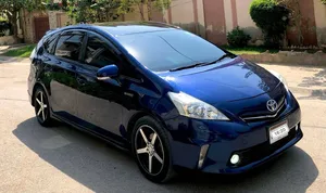 Toyota Prius Alpha S Touring 2013 for Sale