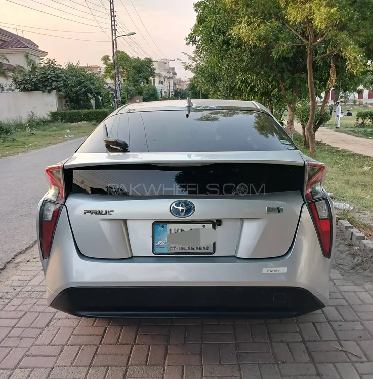 Toyota Prius 2016 for sale in Lahore