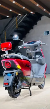 Lectrix Scooty 2025