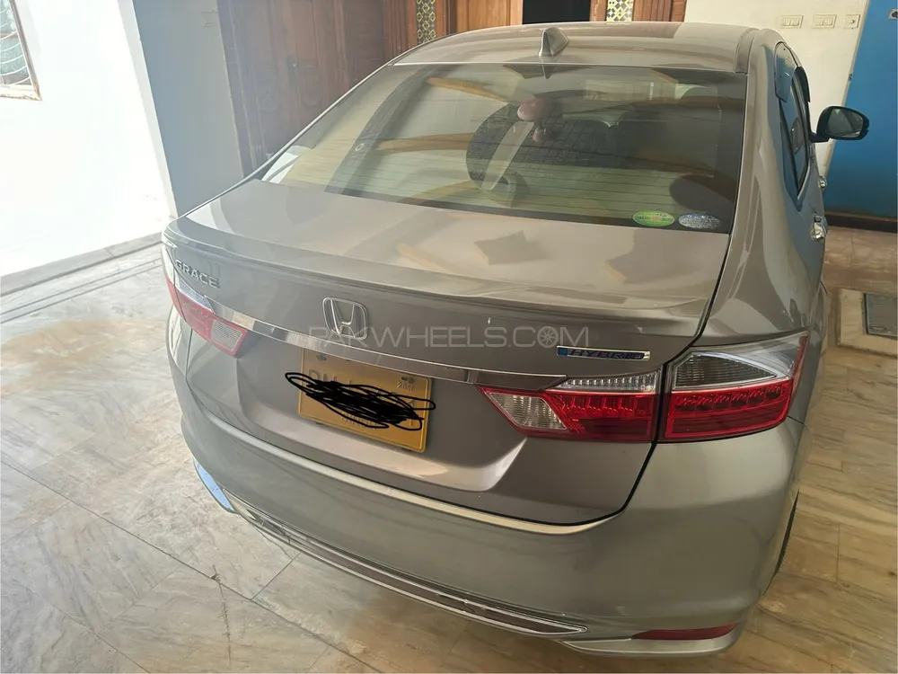 Honda Grace Hybrid 2015 for sale in Karachi