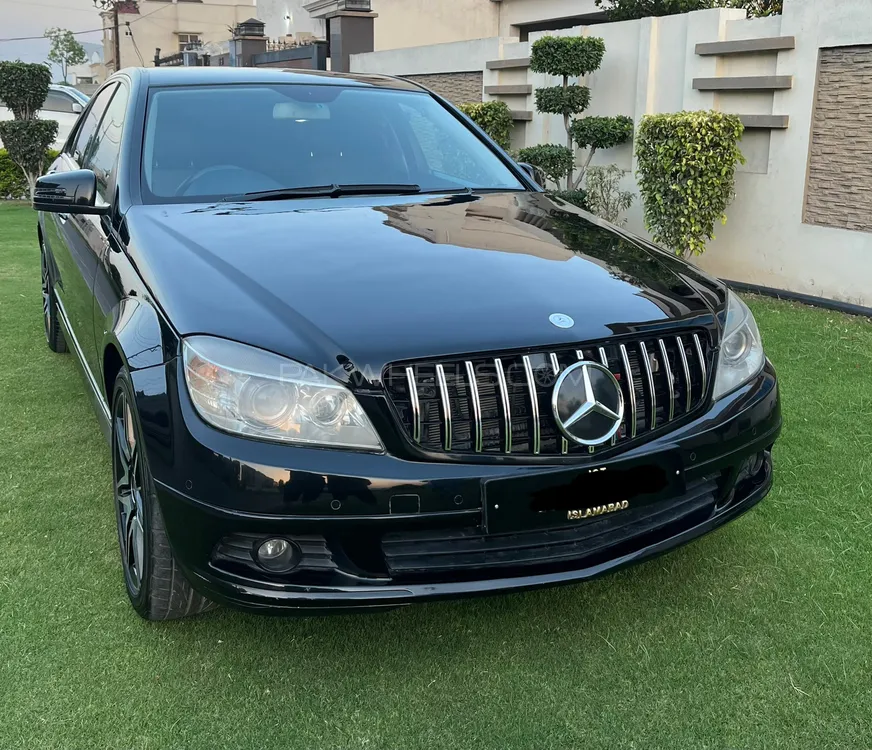 Mercedes Benz C Class 2010 for Sale in Gujranwala Image-1