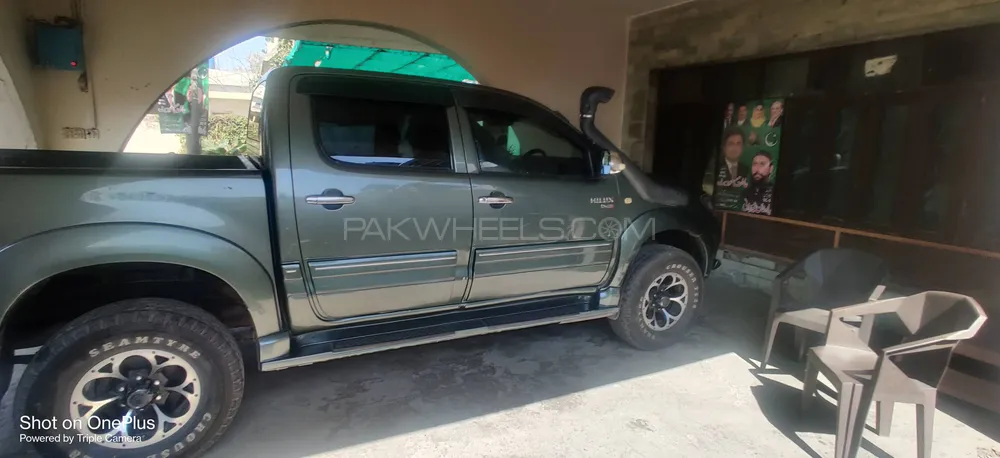 Toyota Hilux 2011 for Sale in Gujranwala Image-1