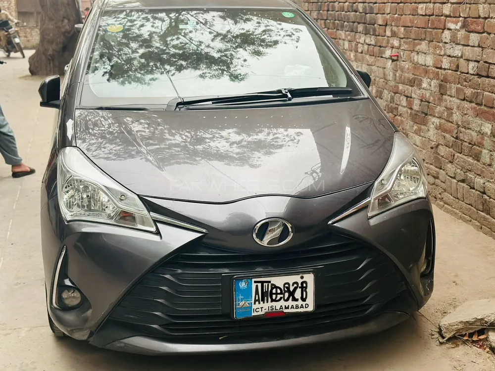 Toyota Vitz 2018 for Sale in Kasur Image-1