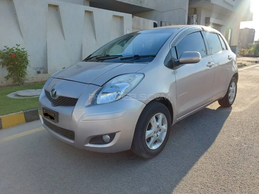 Toyota Vitz 2010 for Sale in Chakwal Image-1