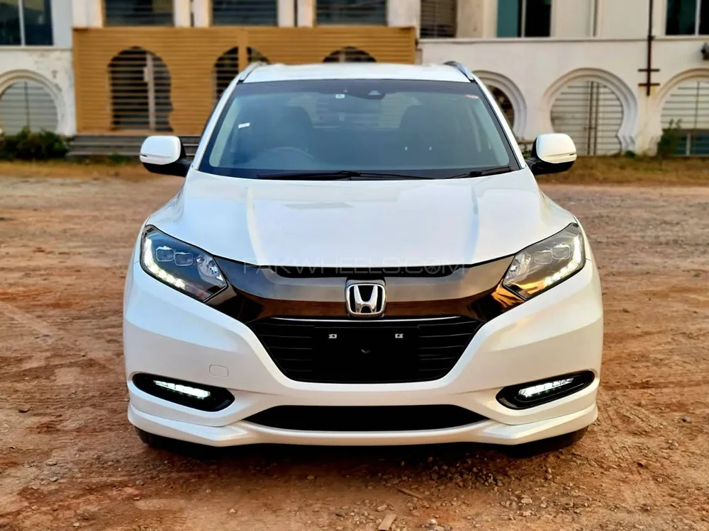 Honda Vezel 2015 for Sale in Mardan Image-1