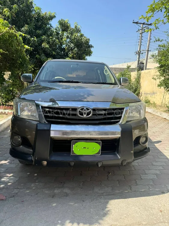 Toyota Hilux 2014 for Sale in Attock Image-1