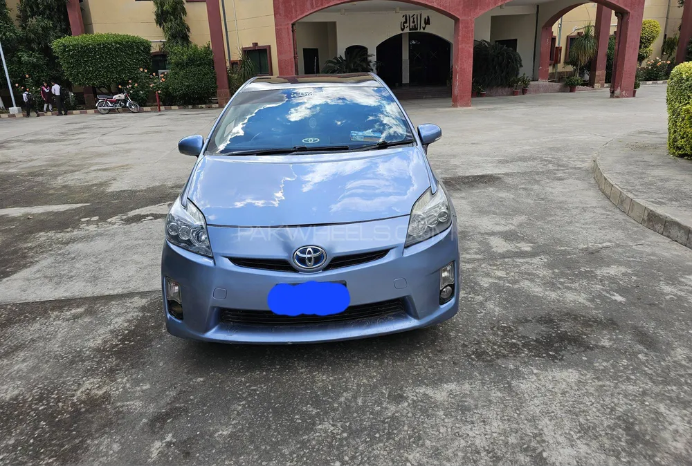 Toyota Prius 2011 for sale in Bannu