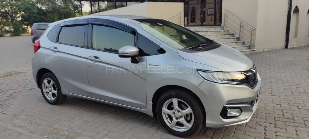 Honda Fit 2018 for Sale in Lahore Image-1