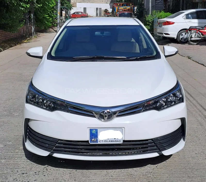 Toyota Corolla 2019 for Sale in Islamabad Image-1