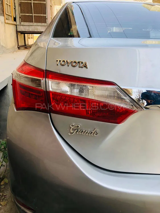 Toyota Corolla 2015 for Sale in Arifwala Image-1