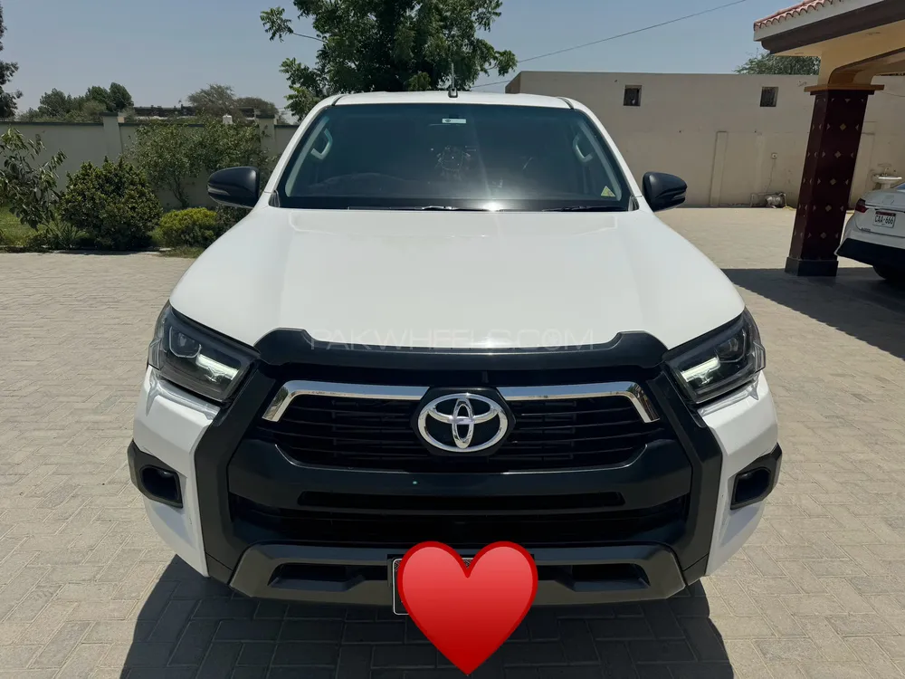 Toyota Hilux 2022 for Sale in Kashmore Image-1