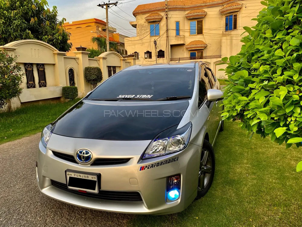 Toyota Prius 2011 for sale in Sialkot