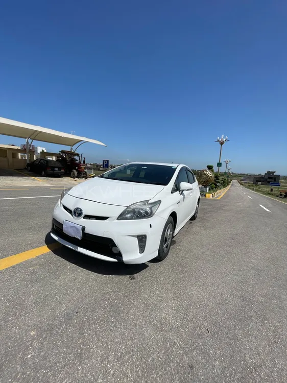 Toyota Prius 2010 for Sale in Fateh Jang Image-1