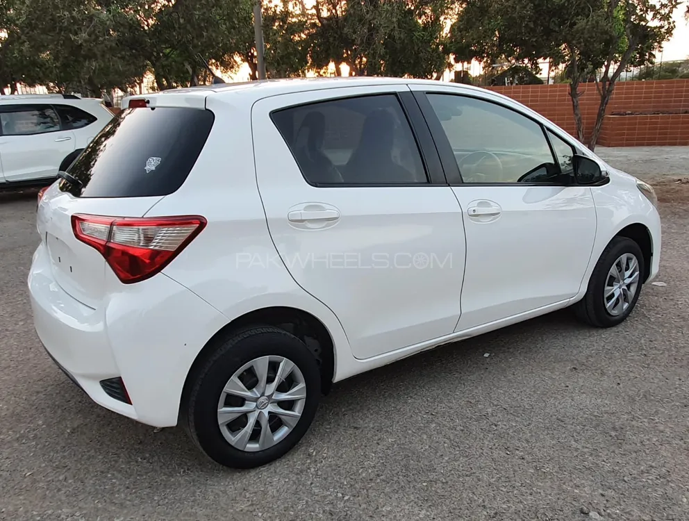 Toyota Vitz 2018 for Sale in Karachi Image-1