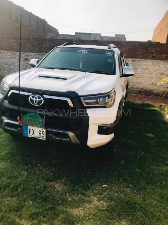 Toyota Hilux 2015 for Sale in Faisalabad Image-1