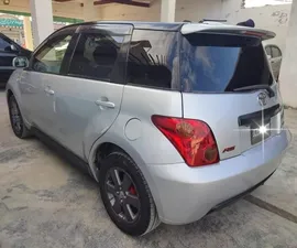 Toyota IST 1.5 A 2004 for Sale