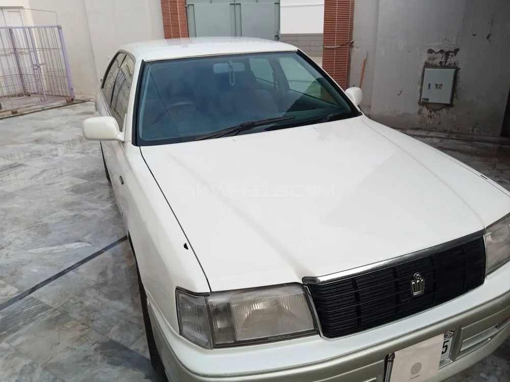 Toyota Crown 1995 for Sale in Hyderabad Image-1