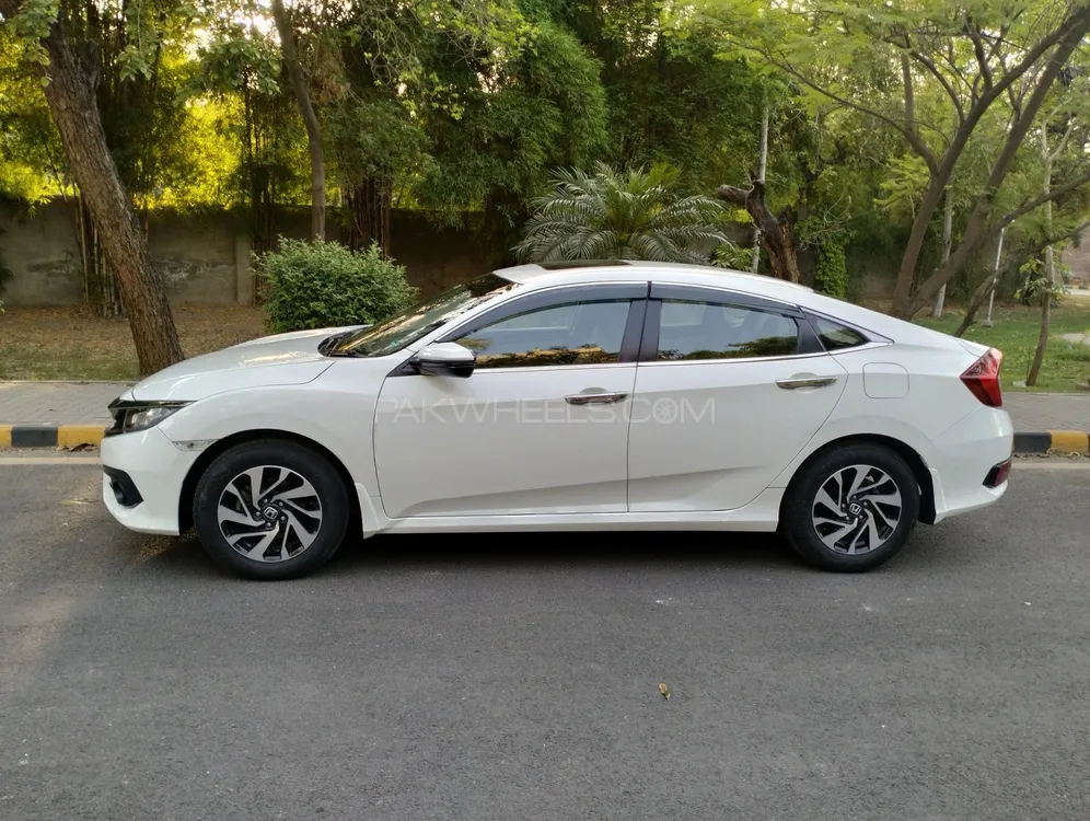 Honda Civic 2018 for Sale in Lahore Image-1