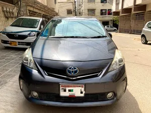 Toyota Prius Alpha 2013 for Sale