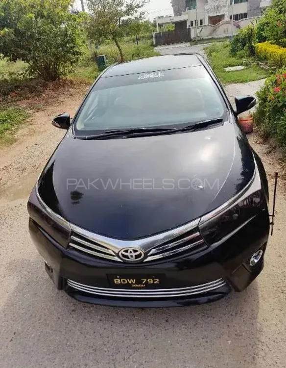 Toyota Corolla 2015 for Sale in Islamabad Image-1