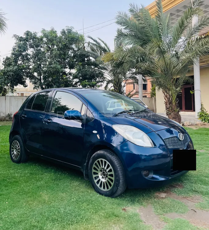 Toyota Vitz 2006 for Sale in Lahore Image-1