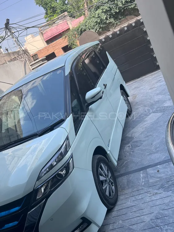 Nissan Serena 2018 for sale in Sheikhupura