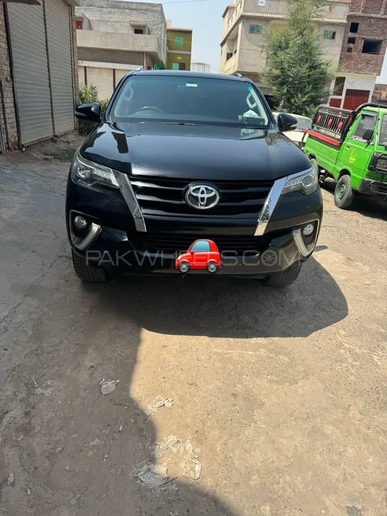 Toyota Fortuner 2018 for Sale in Faisalabad Image-1