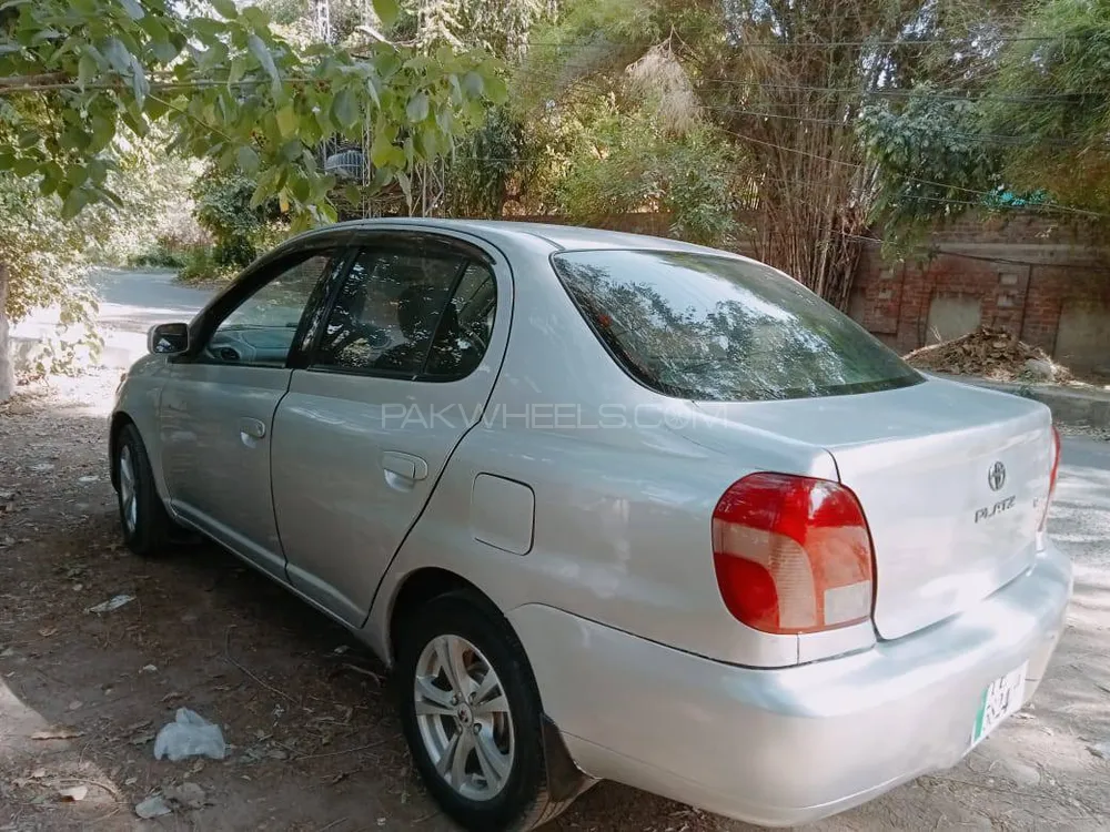 Toyota Platz 2002 for sale in Lahore
