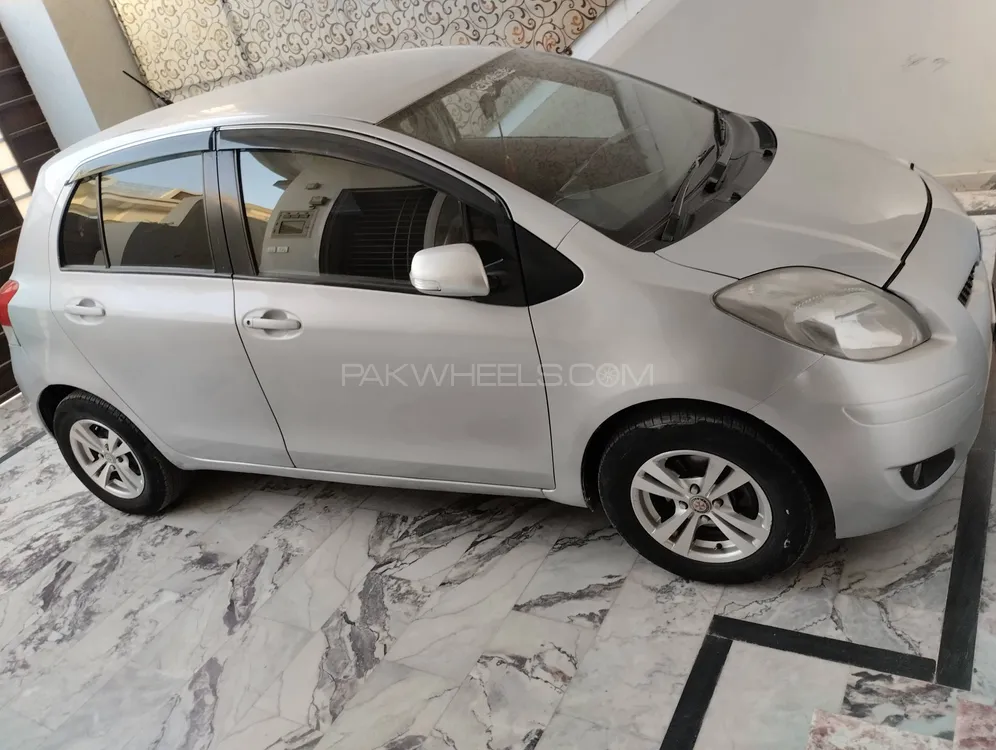 Toyota Vitz 2008 for Sale in D.G.Khan Image-1