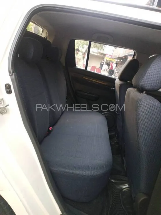 Suzuki Swift 2013 for Sale in Islamabad Image-1