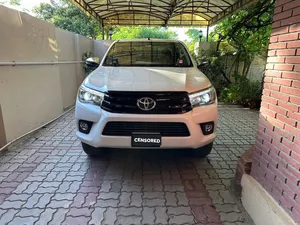 Toyota Hilux Revo V Automatic 2.8 2019 for Sale