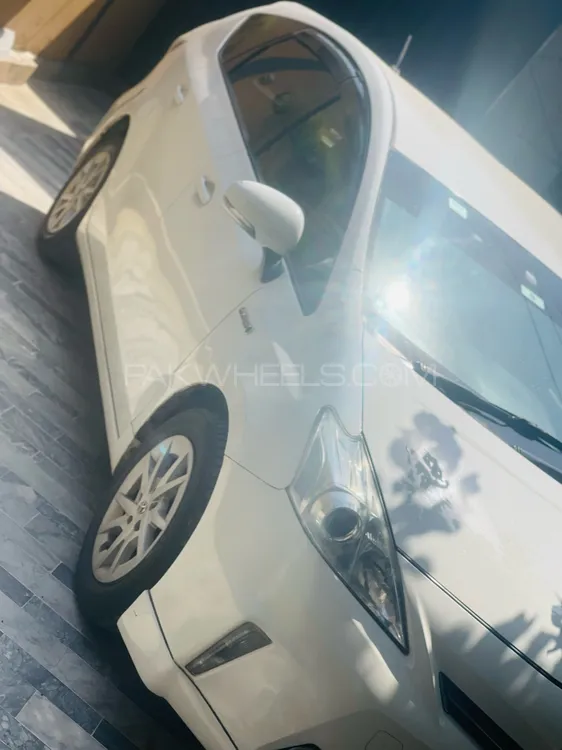 Toyota Prius Alpha 2012 for sale in Peshawar
