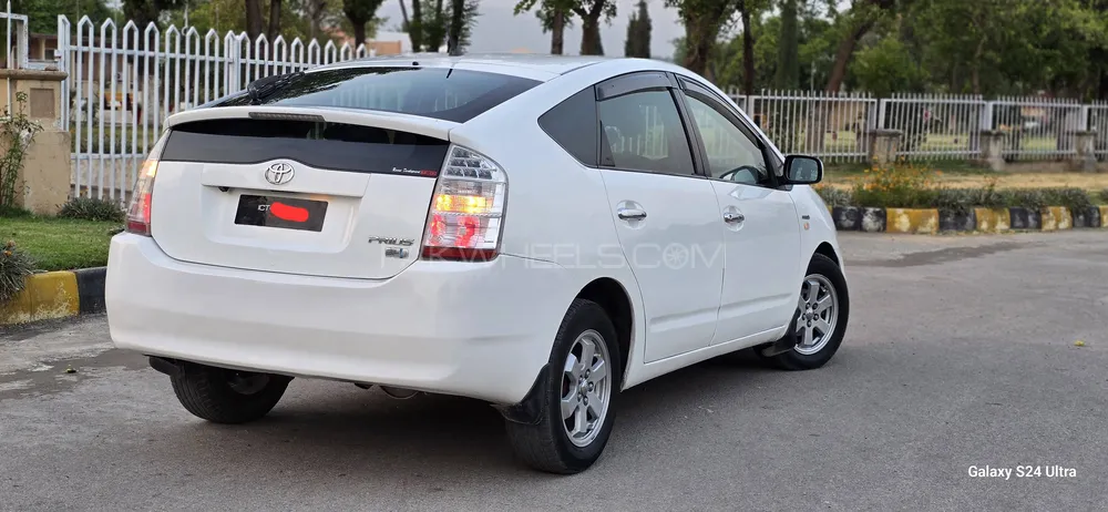 Toyota Prius 2006 for sale in Islamabad