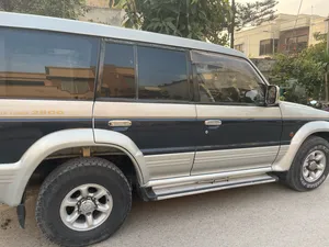 Mitsubishi Pajero Exceed Automatic 2.8D 1995 for Sale