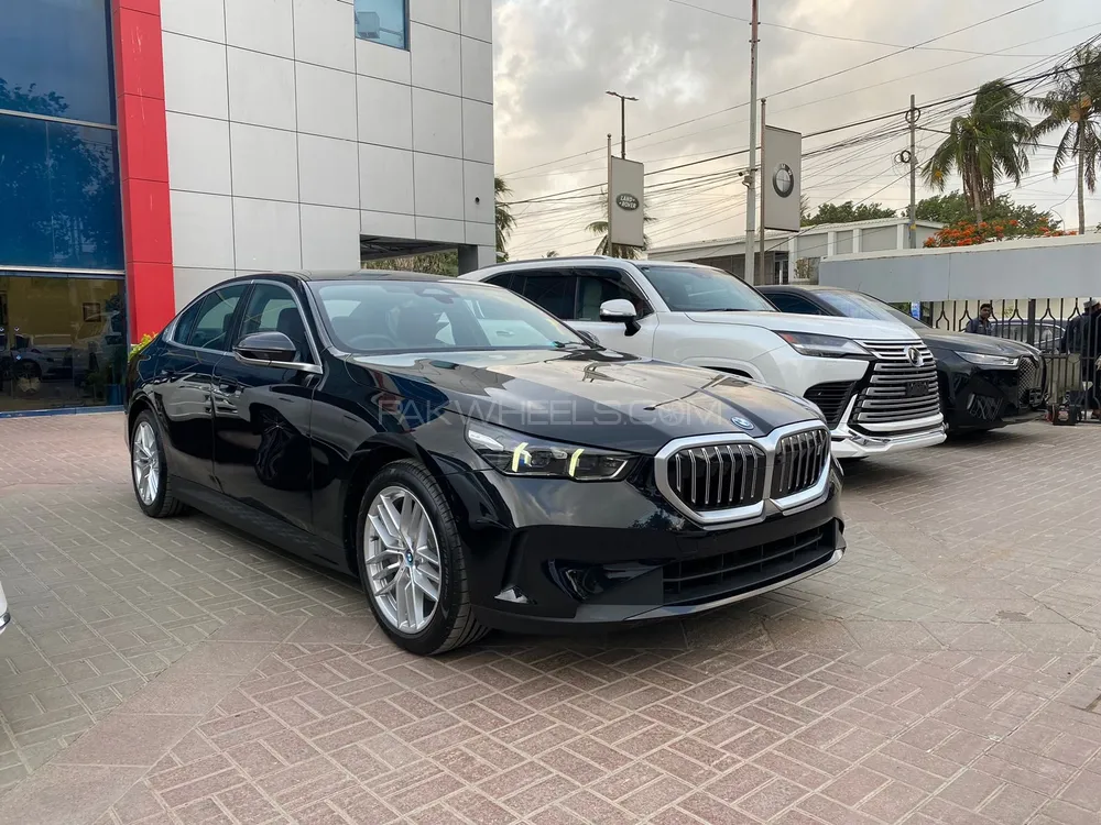 BMW i5 2024 for Sale in Karachi BMW i5 2024 for Sale in Karachi Image-4