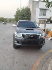 Toyota Hilux Invincible 2011 for Sale